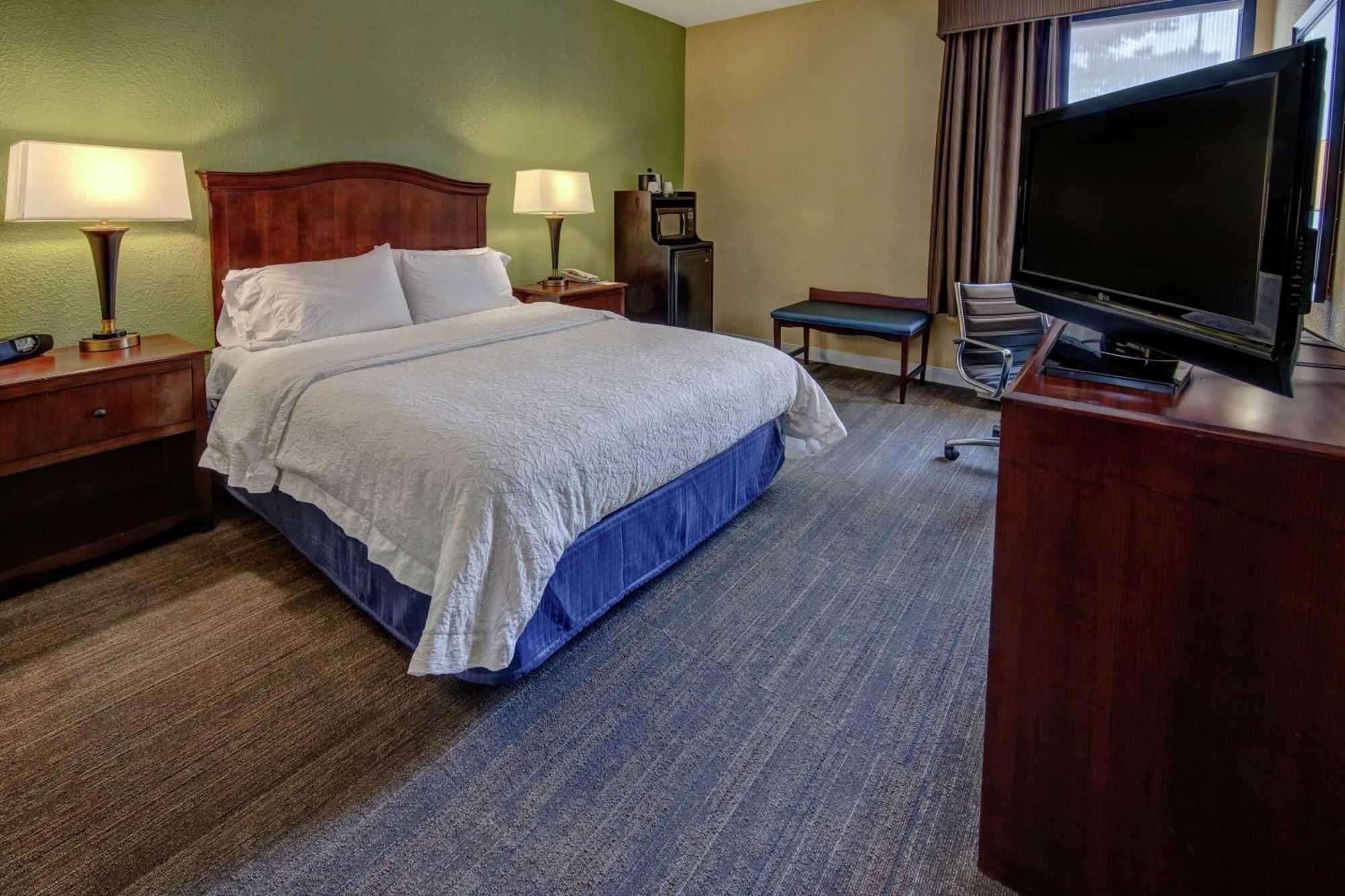 Hampton Inn Raleigh Кари Екстериор снимка