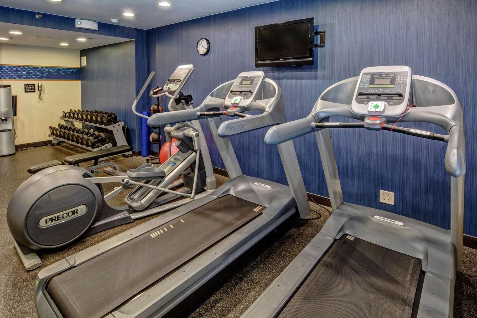 Hampton Inn Raleigh Кари Екстериор снимка