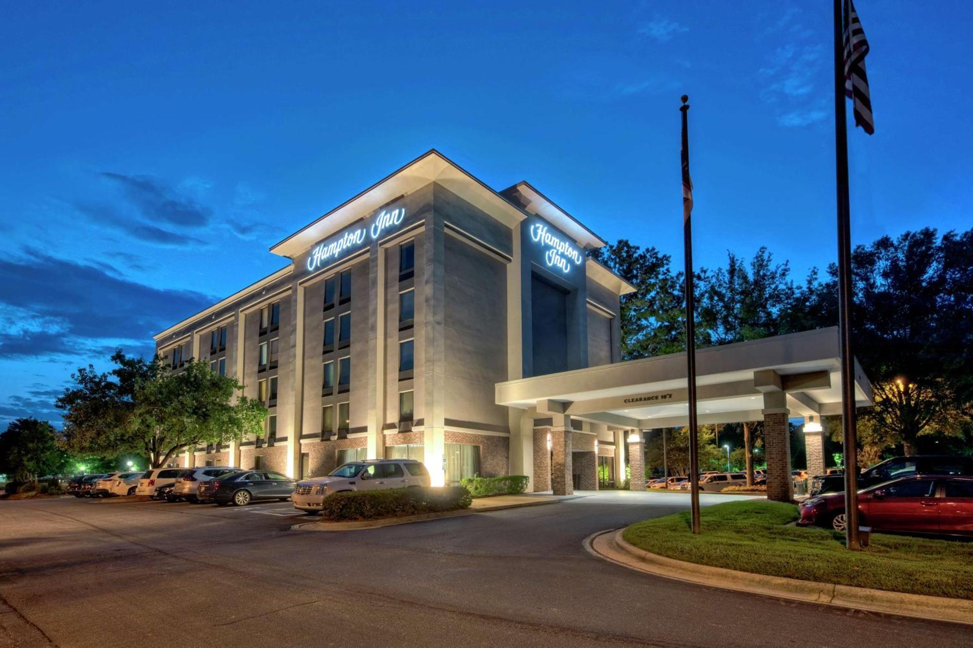 Hampton Inn Raleigh Кари Екстериор снимка