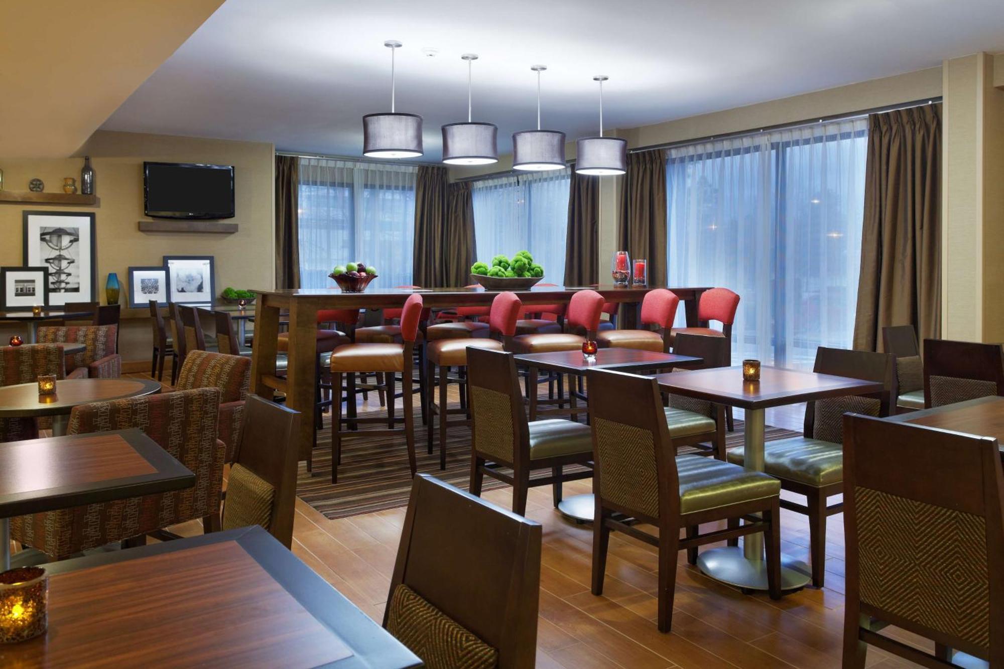 Hampton Inn Raleigh Кари Екстериор снимка