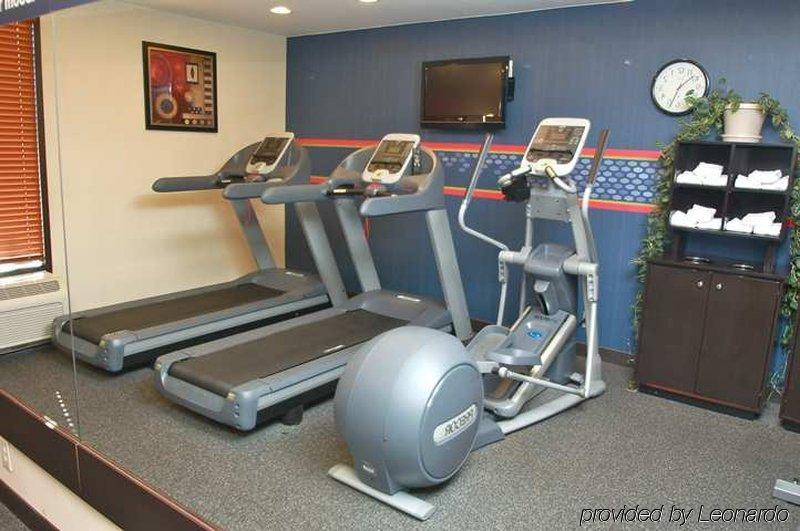 Hampton Inn Raleigh Кари Съоръжения снимка