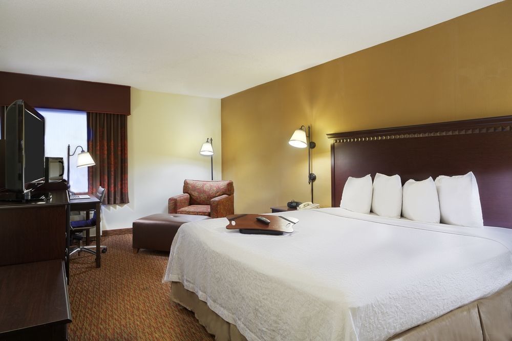 Hampton Inn Raleigh Кари Екстериор снимка