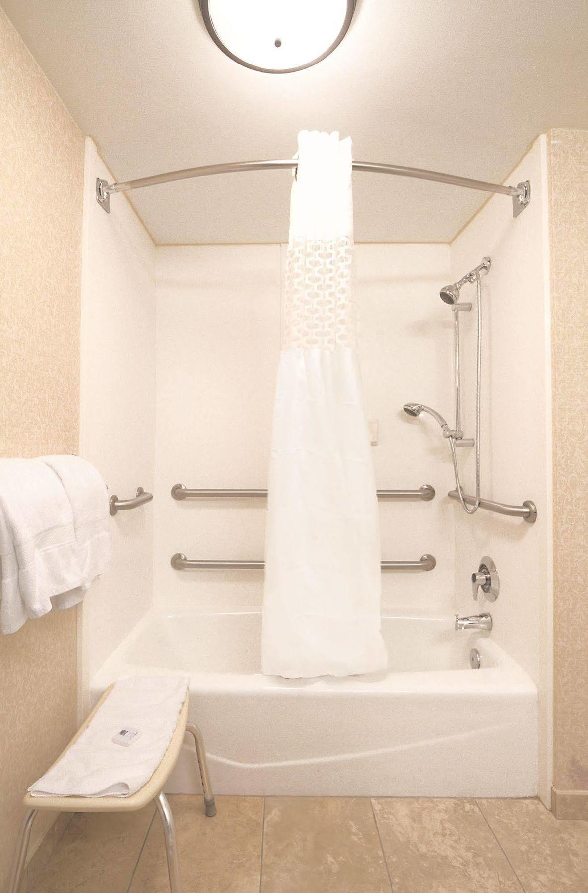 Hampton Inn Raleigh Кари Екстериор снимка