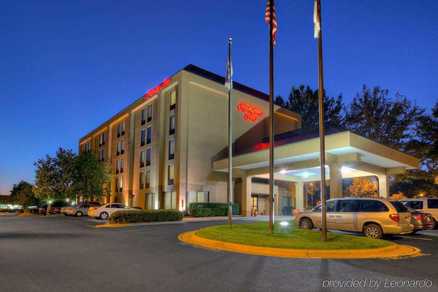 Hampton Inn Raleigh Кари Екстериор снимка