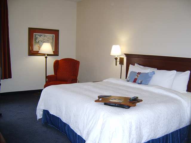 Hampton Inn Raleigh Кари Стая снимка