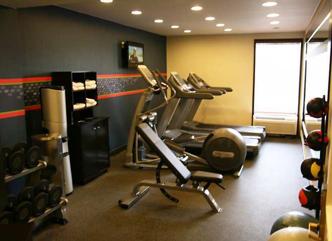 Hampton Inn Raleigh Кари Съоръжения снимка